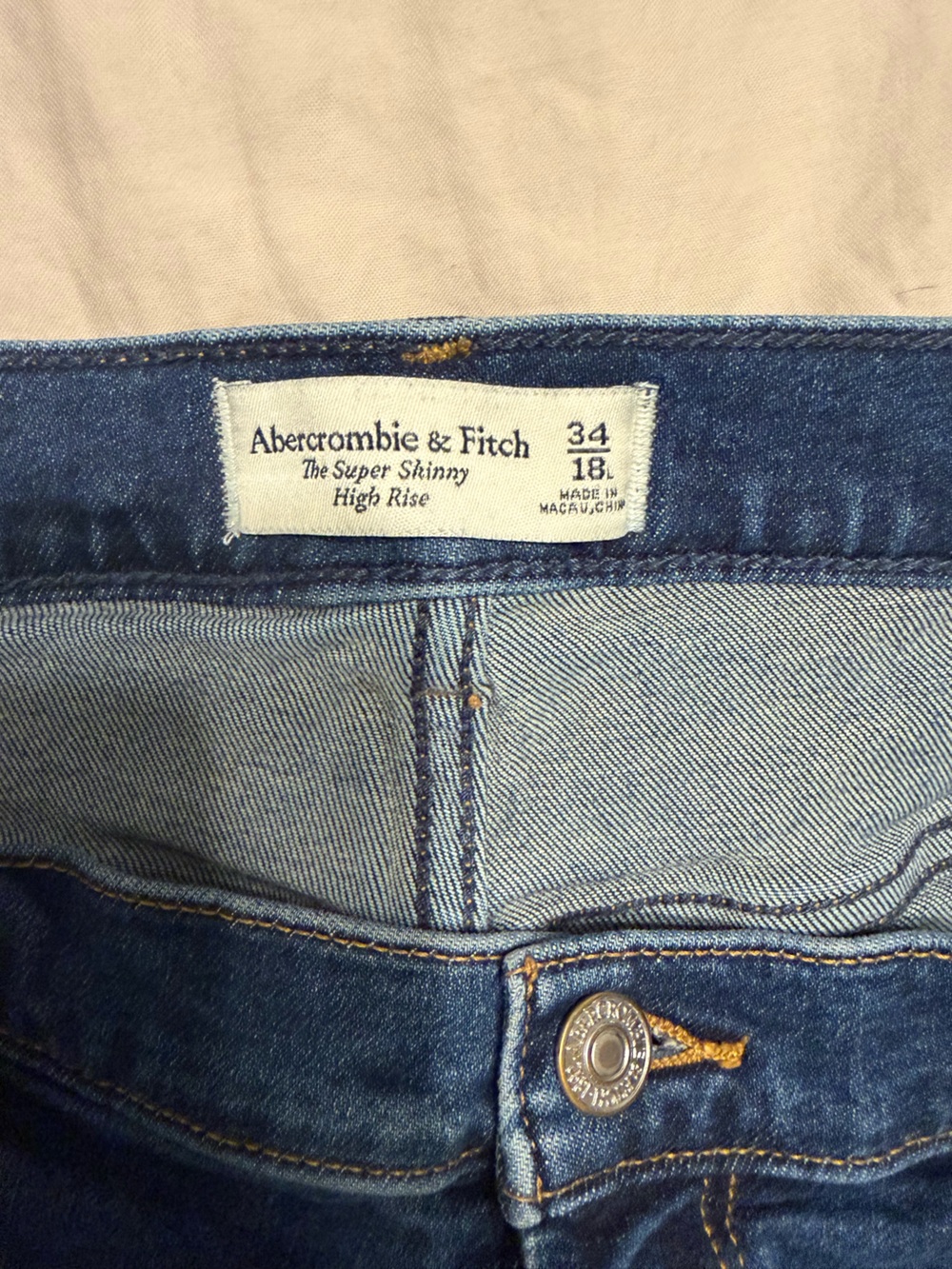 Abercrombie & Fitch - Super Skinny High Rise Jeans - 34/18L - Picture 3 of 3